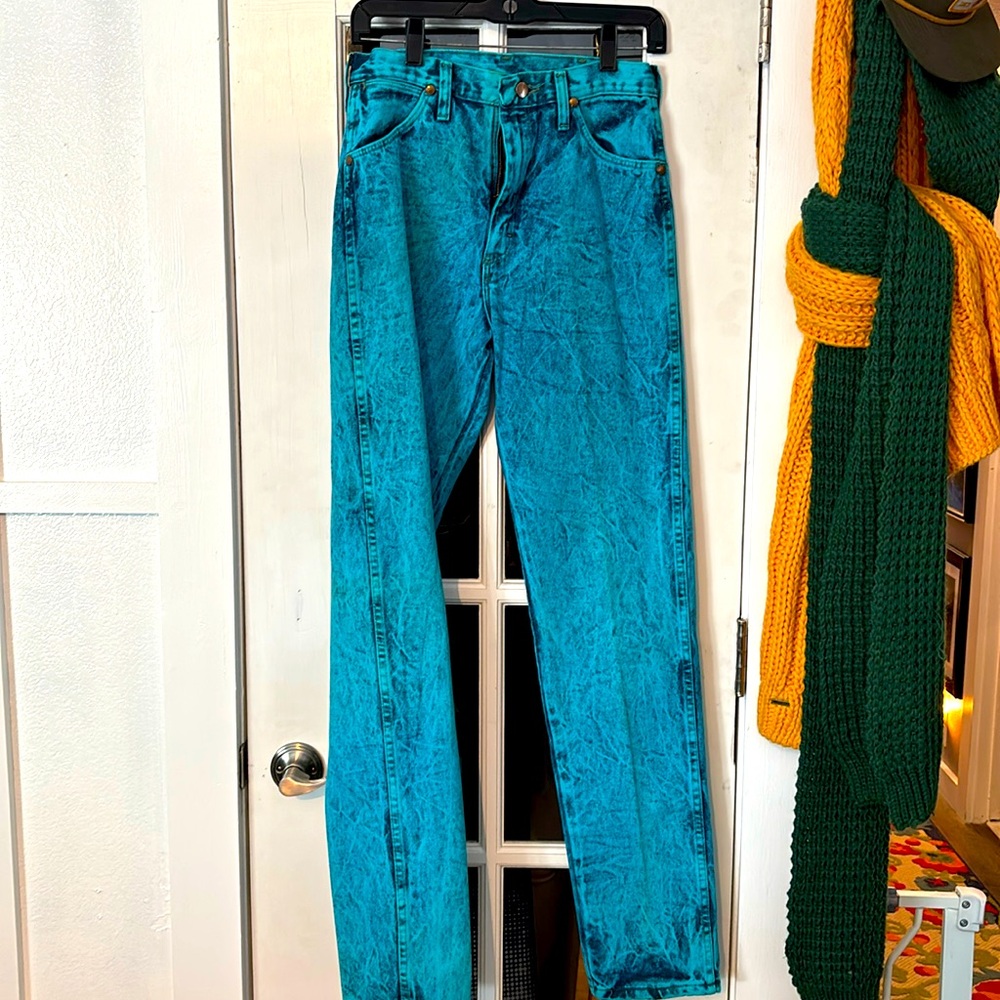Wrangler 29x34 excellent condition neon denim throwback blue jeans